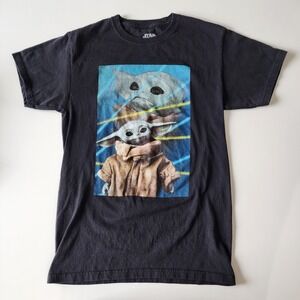 Star Wars Baby Yoda Grogu T-Shirt Mens Small Black Graphic Tee Mandalorian Tee‎